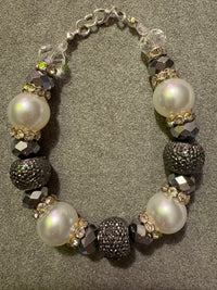 Midnight Pearl Bracelet
